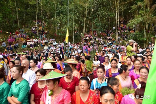 老板 我要請假去德宏過潑水節(jié)