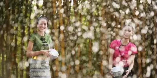 老板 我要請假去德宏過潑水節(jié) 老板 我要請假去德宏過潑水節(jié)