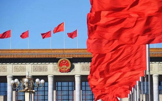 在歷史前進(jìn)的邏輯中繼續(xù)前進(jìn) 在歷史前進(jìn)的邏輯中繼續(xù)前進(jìn)