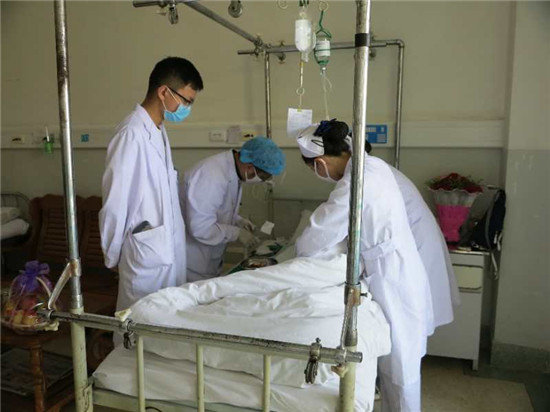 紅河州公立醫(yī)院改革:取消行政級別 院長實(shí)行聘任制 紅河州公立醫(yī)院改革:取消行政級別 院長實(shí)行聘任制