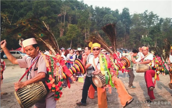 一個(gè)在傣族村寨長(zhǎng)大的漢族人侃侃潑水節(jié)