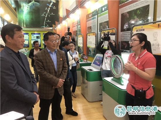 中國流動(dòng)科技館云南巡展走進(jìn)石林 700余名小學(xué)生體驗(yàn)科技玩趣