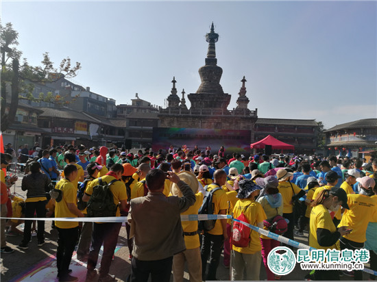 官渡區(qū)召集新的社會(huì)階層人士舉辦城市定向越野賽。 通訊員熊楠/攝