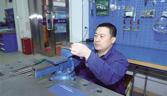 鉗工張學海：從0.05毫米的合格走向0.01毫米的卓越匠人匠心