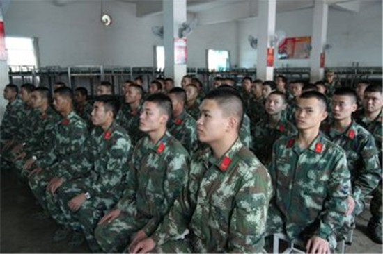 武警云南省總隊(duì)組織立功受獎(jiǎng)官兵家屬療養(yǎng)