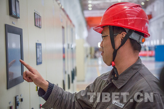 【中國(guó)夢(mèng)大國(guó)工匠篇】“藏地工匠”劉偉：砥礪奮進(jìn)筑匠心，專業(yè)創(chuàng)新促發(fā)展