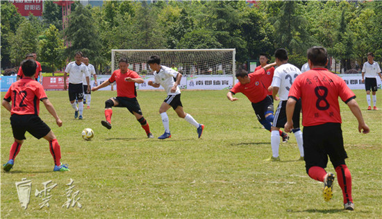 昆明晉寧區(qū)2018年“鄭和杯”足球賽開(kāi)賽 郝海東驚喜現(xiàn)身