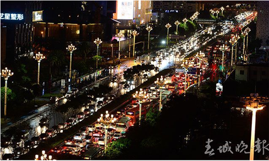 昆明擁堵趕超特大城市 青年路一個(gè)季度有75天在堵 昆明擁堵趕超特大城市 青年路一個(gè)季度有75天在堵