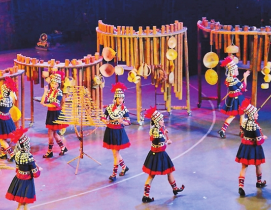 云南省民族民間歌舞樂(lè)展演在玉溪啟幕