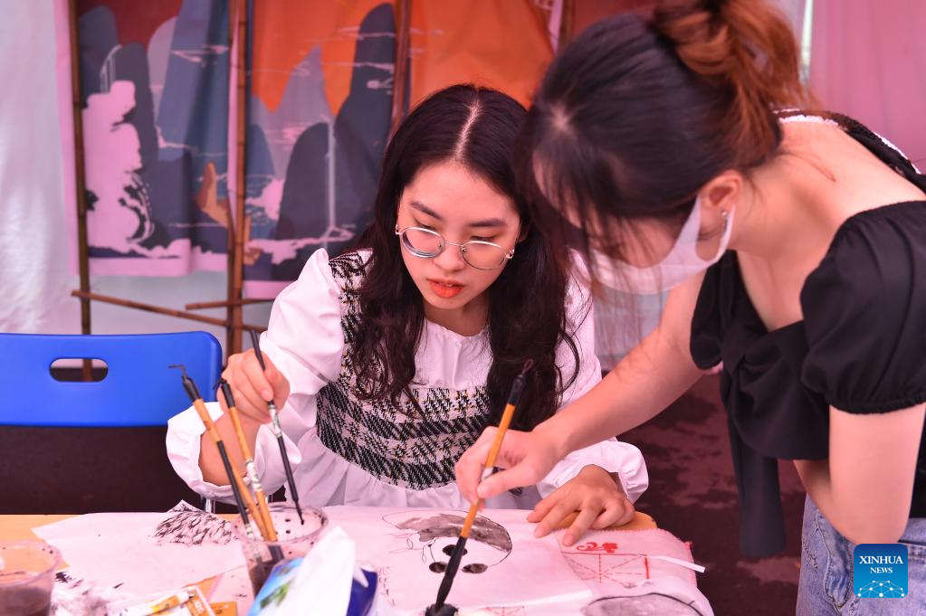 55aac5d619504214829e859dd2445728