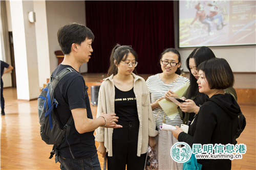 昆明國家廣告產(chǎn)業(yè)園校園專場招聘會(huì) (1) 昆明國家廣告產(chǎn)業(yè)園校園專場招聘會(huì) (1)