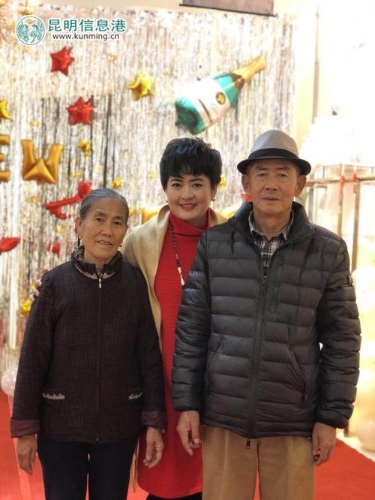 米珂瑤和父母 米珂瑤和父母