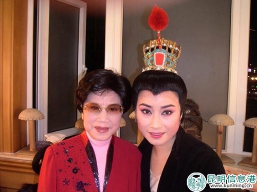 徐玉蘭與弟子鄭國鳳