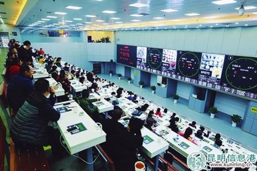 斗南花卉電子交易中心拍賣大廳 供圖