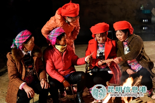 投稿作品:《紅頭巾》 投稿作品:《紅頭巾》