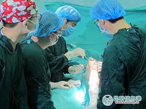 手術(shù)現(xiàn)場(chǎng)。供圖