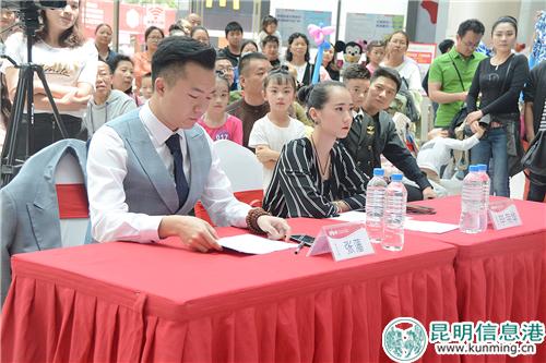 張藩、畢榮華老師坐鎮(zhèn)評(píng)委席