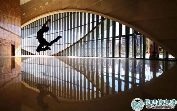 07.《舞動的旋律(網(wǎng)友廖宇耕拍攝的云南省大劇院)》 07.《舞動的旋律(網(wǎng)友廖宇耕拍攝的云南省大劇院)》