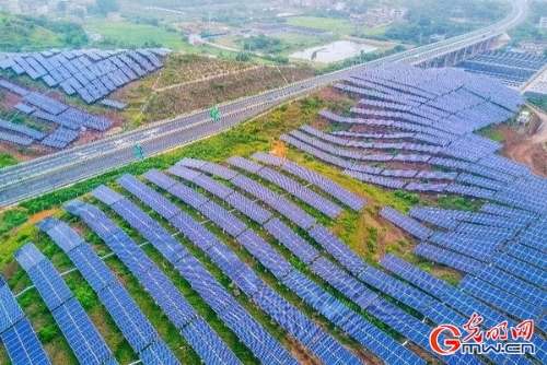 【脫貧攻堅在行動】廣東最大型光伏扶貧項目產生收益1773萬元 實現(xiàn)穩(wěn)定脫貧