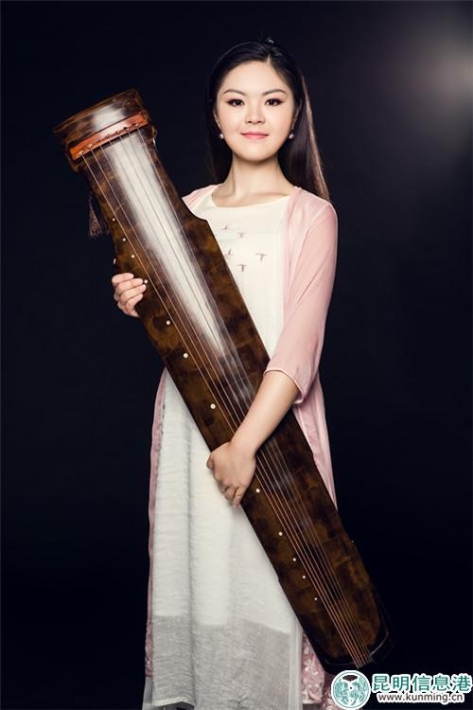 中國(guó)青年古琴演奏家蔣藝祺