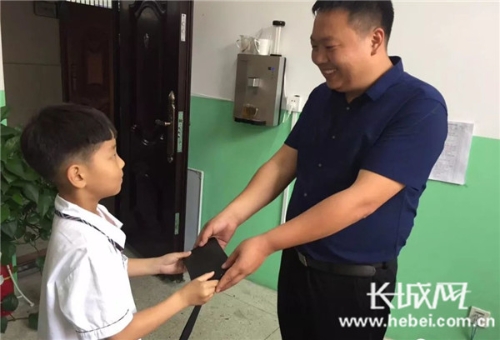 00301957993_8d4ee7b3