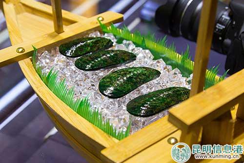 今年將亮相石博會的“滿漢全席”作品之一1 今年將亮相石博會的“滿漢全席”作品之一1