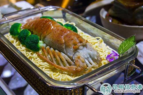 今年將亮相石博會的“滿漢全席”作品之一 今年將亮相石博會的“滿漢全席”作品之一