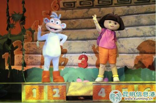 美國(guó)音樂(lè)舞臺(tái)劇《愛(ài)探險(xiǎn)的朵拉·玩具迷城》舞臺(tái)效果1