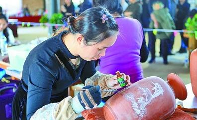 云南民族民間工藝品特色文化產業(yè)走筆