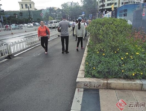 00300028540_ad66e5d0