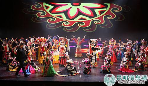 彝族服飾上海展演
