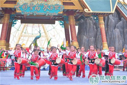 秧佬鼓舞比賽現(xiàn)場  彩龍網(wǎng)友書勇