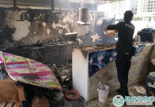 6月7日，巡邏民警在水逸康橋小區(qū)處置一起火災(zāi)警情。供圖