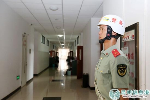 糾察人員全程維護(hù)考場秩序