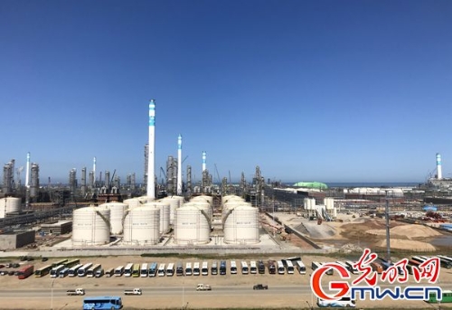 【風(fēng)從海上來】美麗港城大連為東北老工業(yè)基地貼上創(chuàng)新“標(biāo)簽” 【風(fēng)從海上來】美麗港城大連為東北老工業(yè)基地貼上創(chuàng)新“標(biāo)簽”