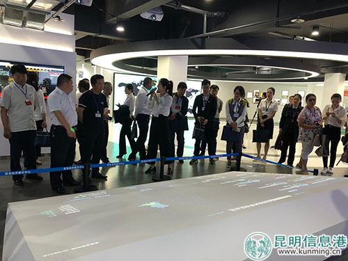 觀摩現(xiàn)場[1]