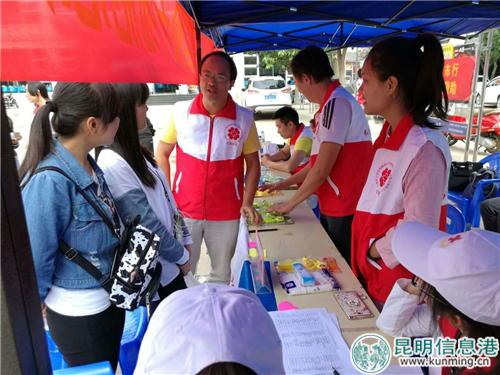 秦振發(fā)參加志愿活動 秦振發(fā)參加志愿活動