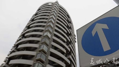 20160727214605IQX5UI