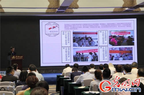 從“指尖技藝”到“指尖經濟” 非遺扶貧“扶智”更“扶志” 從“指尖技藝”到“指尖經濟” 非遺扶貧“扶智”更“扶志”