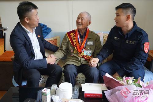 00300114922_d8d78bb4 00300114922_d8d78bb4