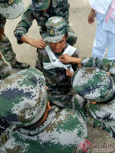 00300125523_189ba06d 00300125523_189ba06d