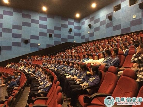 《悲傷逆流成河》舉辦昆明學生觀影活動