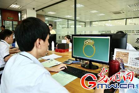 【新時(shí)代·幸福美麗新邊疆】廢棄礦坑變身生態(tài)公園 廣東茂名“綠色轉(zhuǎn)身”實(shí)現(xiàn)富民強(qiáng)產(chǎn) 【新時(shí)代·幸福美麗新邊疆】廢棄礦坑變身生態(tài)公園 廣東茂名“綠色轉(zhuǎn)身”實(shí)現(xiàn)富民強(qiáng)產(chǎn)