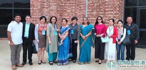 中方參會學者與印度學者合影 中方參會學者與印度學者合影