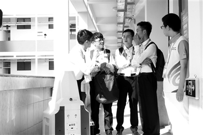 824404_wuy_1539620853039_b