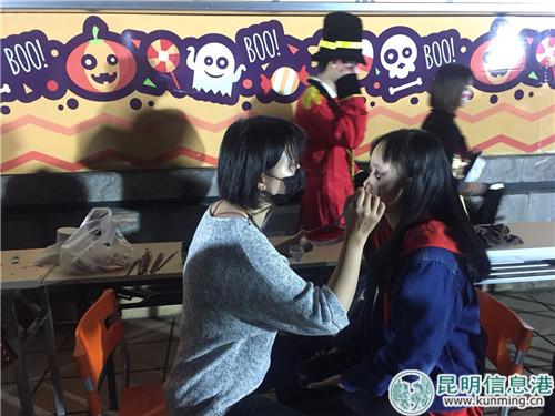 彩繪哈嘍喂妝容受到游客追捧