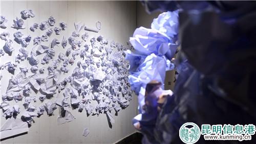 挪威藝術(shù)家裝置作品《看與被看》 記者曹月攝 挪威藝術(shù)家裝置作品《看與被看》 記者曹月攝