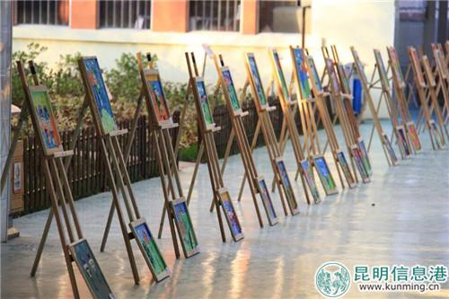 圖一:學(xué)生紅色作品展示 圖一:學(xué)生紅色作品展示