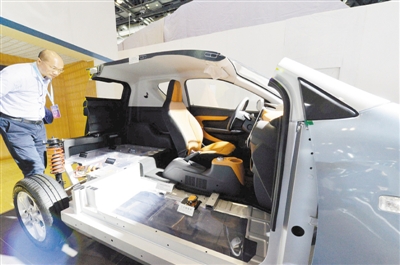 【中首列表】智能網(wǎng)聯(lián)汽車亮相京城 【中首列表】智能網(wǎng)聯(lián)汽車亮相京城