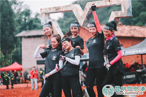 女選手們賽前合影